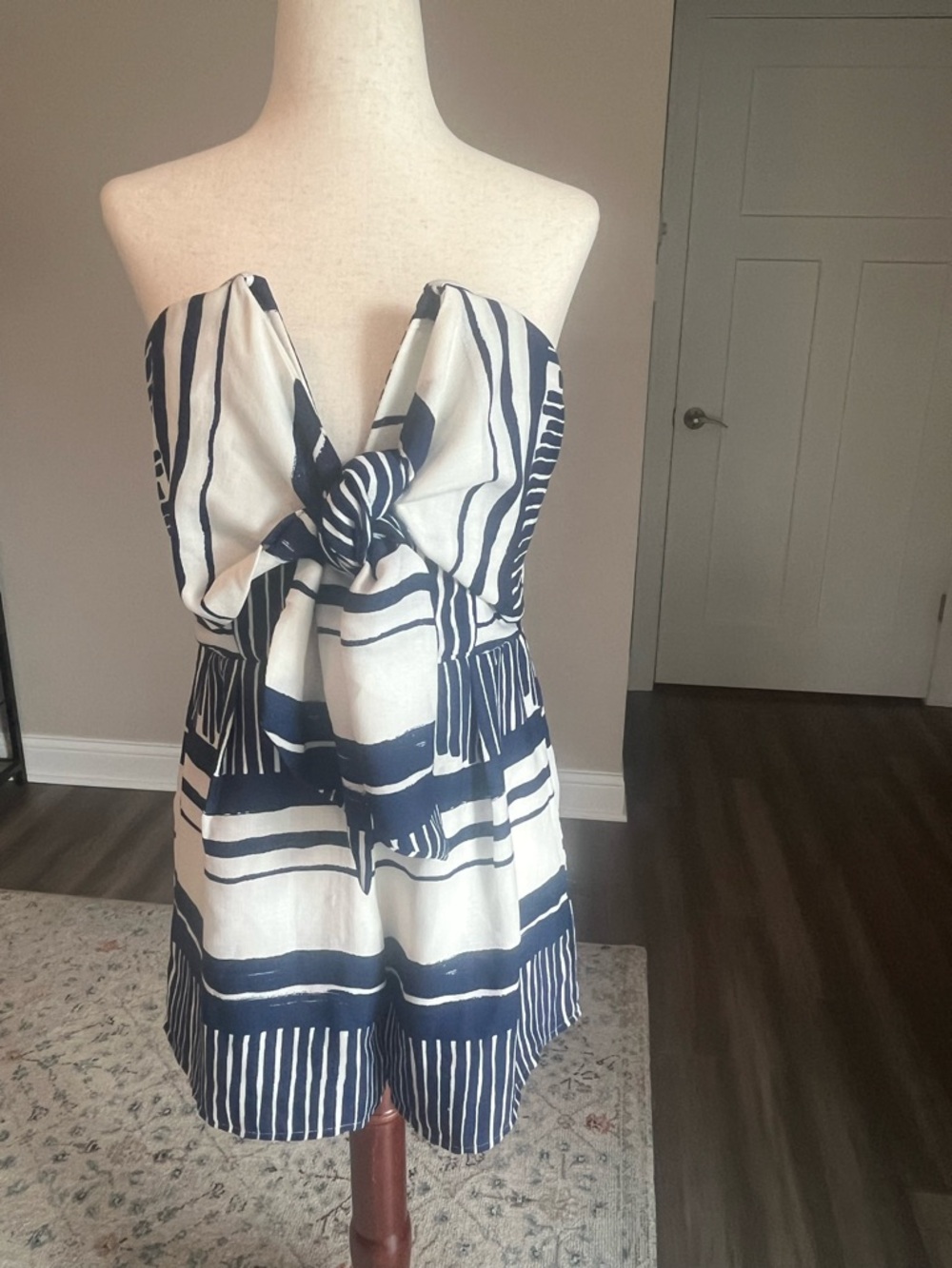 Lulu's Coastal Summer Navy and White Strapless Tie-Front Mini Romper